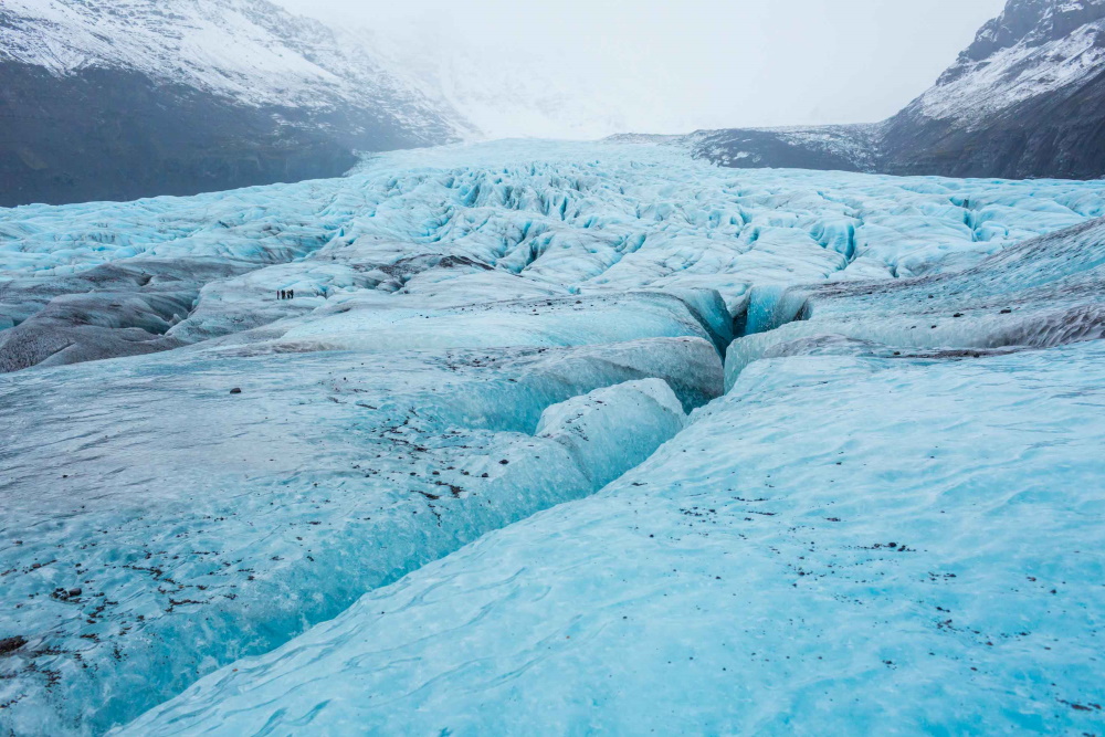 Iceland Glaciers: Iceland is losing a billion tons of ice per year. Glaciers are disappearing. But Iceland is a climate winner. Tourism and fishing are booming.